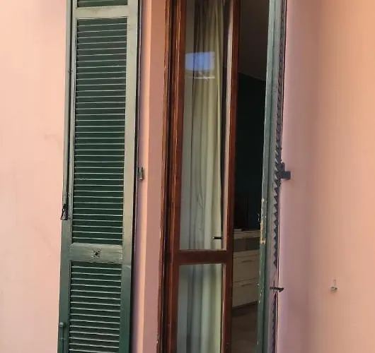 Gira Casa de hóspedes Como