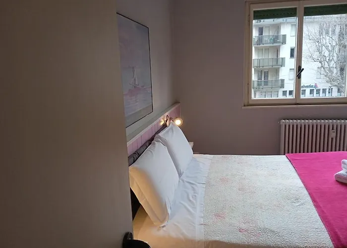 Guest house Gira Como