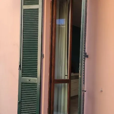 Gira Guest house Como