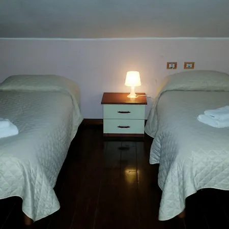 Gira Guest house Como