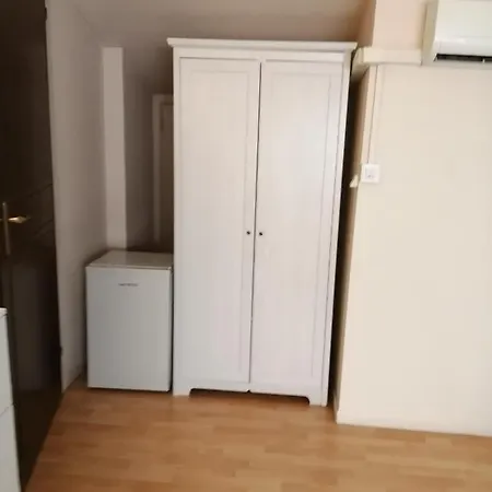 Guest house Gira Como