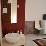 Πανσιόν Gira *
