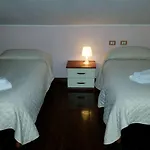 Gira Πανσιόν Όπως